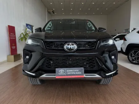 TOYOTA HILUX SW4 2.8 D-4D TURBO DIESEL SRX PLATINUM 4X4 AUTOMÁTICO