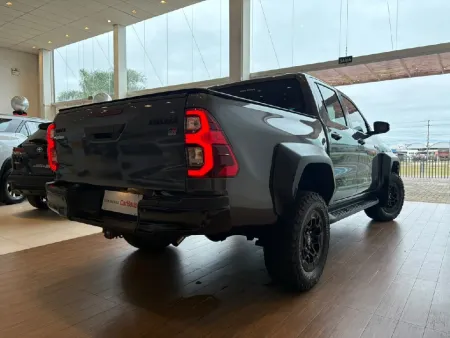 TOYOTA HILUX 2.8 D-4D TURBO DIESEL CD GR-S 4X4 AUTOMÁTICO