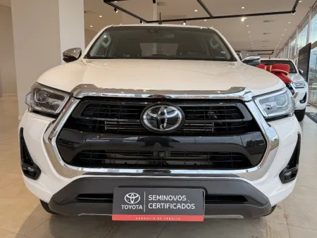 TOYOTA HILUX 2.8 D-4D TURBO DIESEL CD SRX 4X4 AUTOMÁTICO