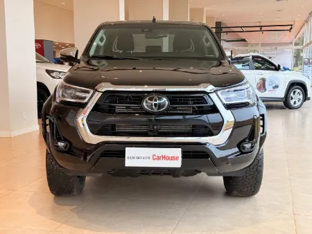 TOYOTA HILUX 2.8 D-4D TURBO DIESEL CD SRX PLUS 4X4 AUTOMÁTICO