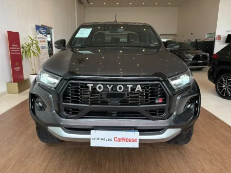 TOYOTA HILUX 2.8 D-4D TURBO DIESEL CD GR-S 4X4 AUTOMÁTICO