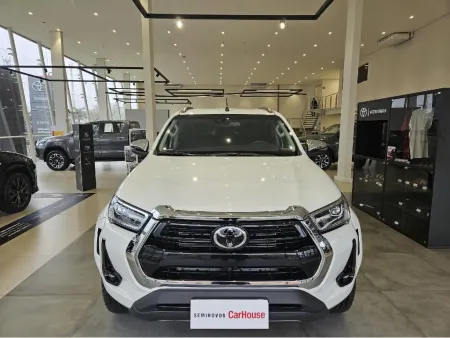 TOYOTA HILUX 2.8 D-4D TURBO DIESEL CD SRX PLUS 4X4 AUTOMÁTICO