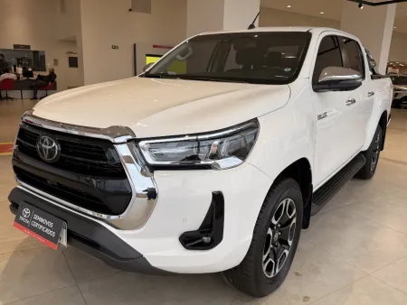 TOYOTA HILUX 2.8 D-4D TURBO DIESEL CD SRX 4X4 AUTOMÁTICO