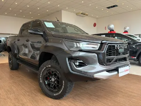 TOYOTA HILUX 2.8 D-4D TURBO DIESEL CD GR-S 4X4 AUTOMÁTICO