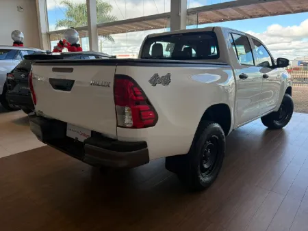 TOYOTA HILUX 2.8 D-4D TURBO DIESEL CD POWER PACK 4X4 AUTOMATICO