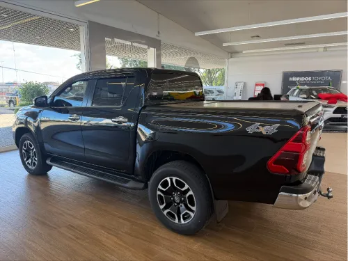 TOYOTA HILUX 2023 - foto 7