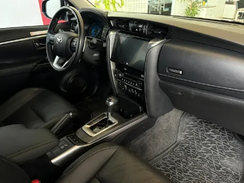 TOYOTA HILUX SW4 2024 - foto 9