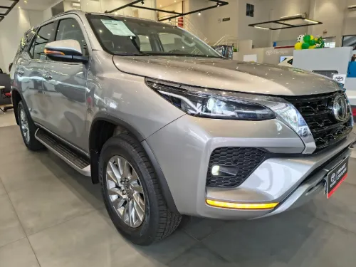 TOYOTA HILUX SW4 2024 - foto 2