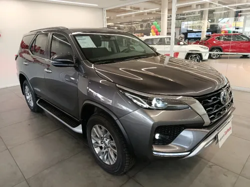 TOYOTA HILUX SW4 2024 - foto 3
