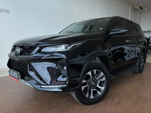 TOYOTA HILUX SW4 2024 - foto 1
