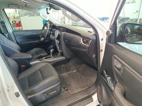 TOYOTA HILUX SW4 2024 - foto 9