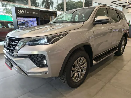 TOYOTA HILUX SW4 2024 - foto 1